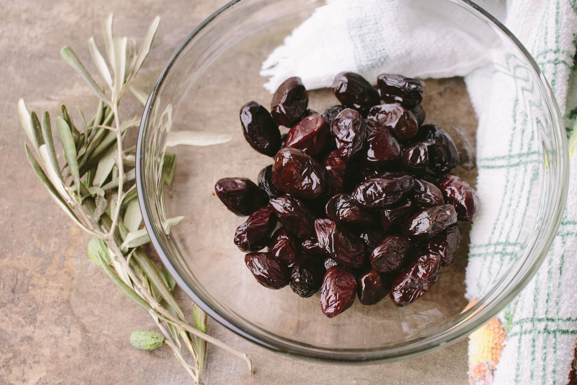 The Ancient Roots of Naxian Taste: The Legendary Throumpes Olives