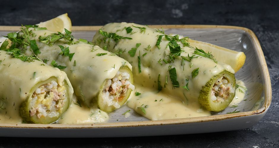 Zucchini stuffed with egg and lemon